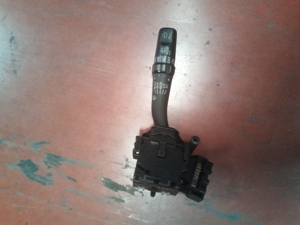 Mandos de limpiaparabrisas toyota avensis '05