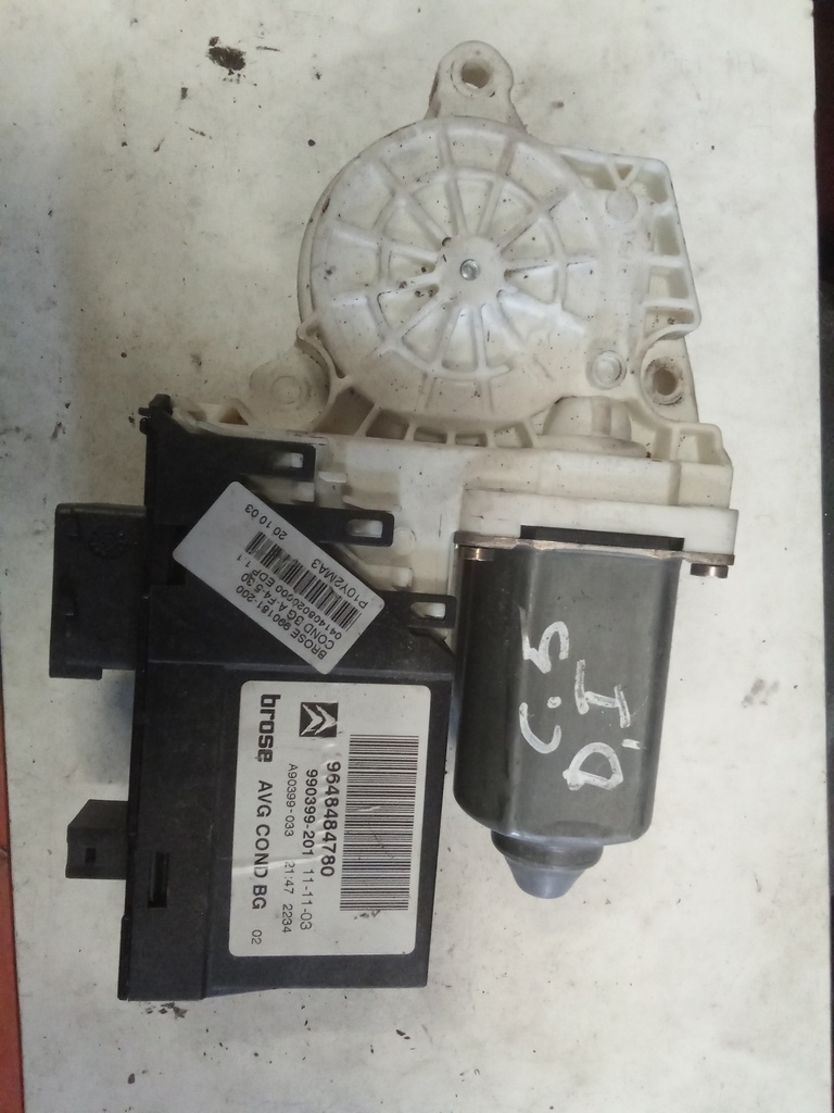 Motor elevalunas delantero izquierdo citroen c5 '01