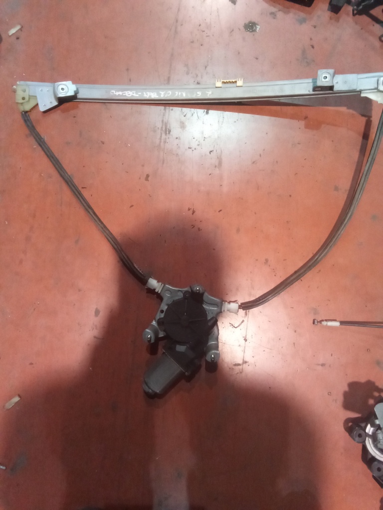 Elevalunas delantero derecho Renault Scenic '02