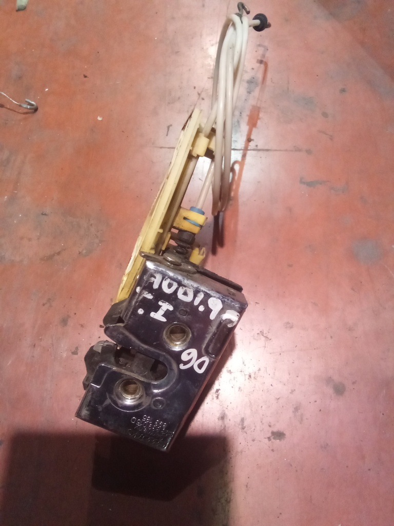 Cerradura trasera izquierda audi 90 '91