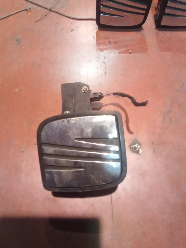 Pulsador de maletero seat Ibiza '04
