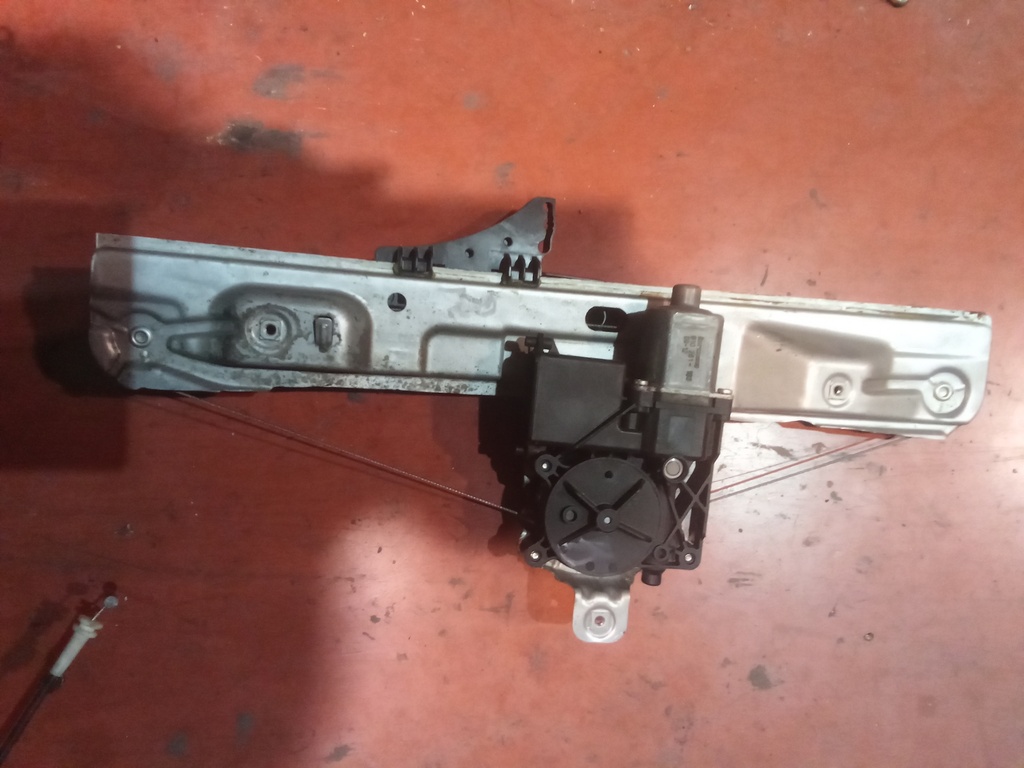 Elevalunas trasero izquierdo Opel insignia '10