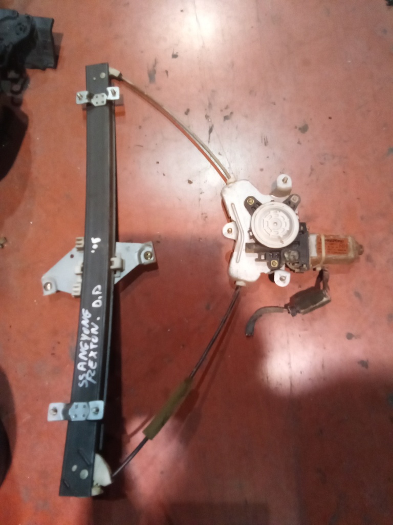 Elevalunas delantero derecho Ssangyong '06