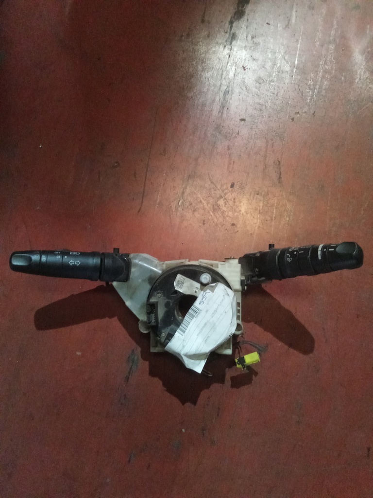 Mando multifuncion nissan micra '05