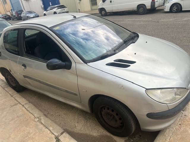 0345 PEUGEOT 206 1.4 GASOLINA 2001