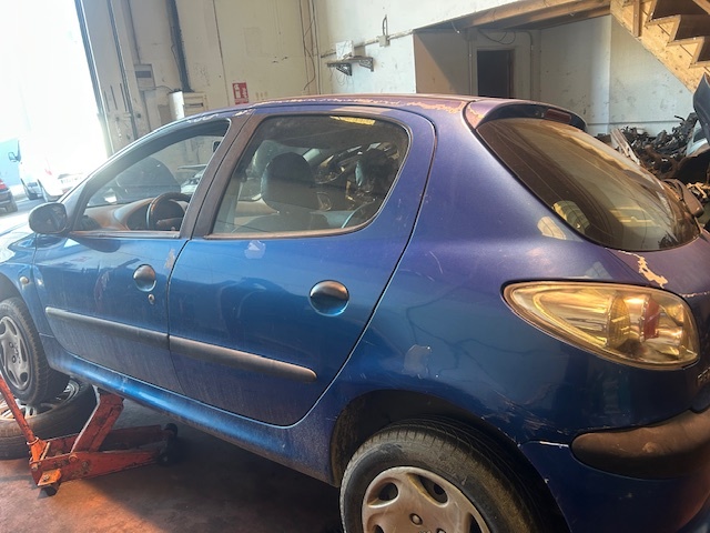 0360  PEUGEOT 206 1.4 HDI 2005
