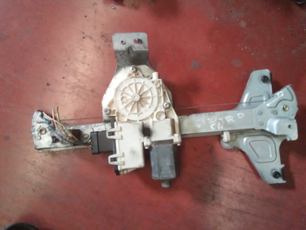 Elevalunas trasero derecho citroen c4 '09