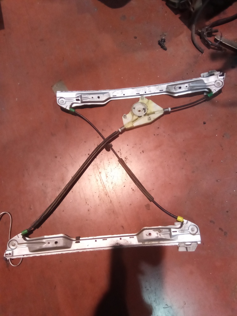 Elevalunas delantero izquierdo citroen c5 '05