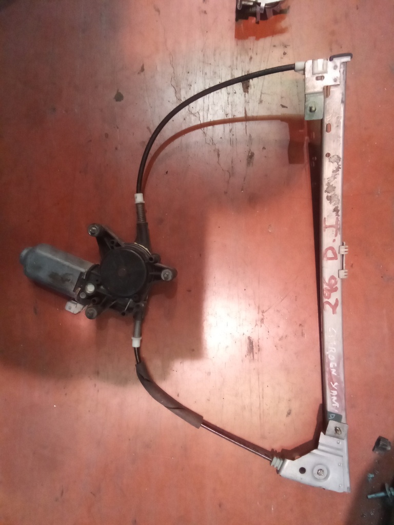 Elevalunas delantero izquierdo citroen xantia '95