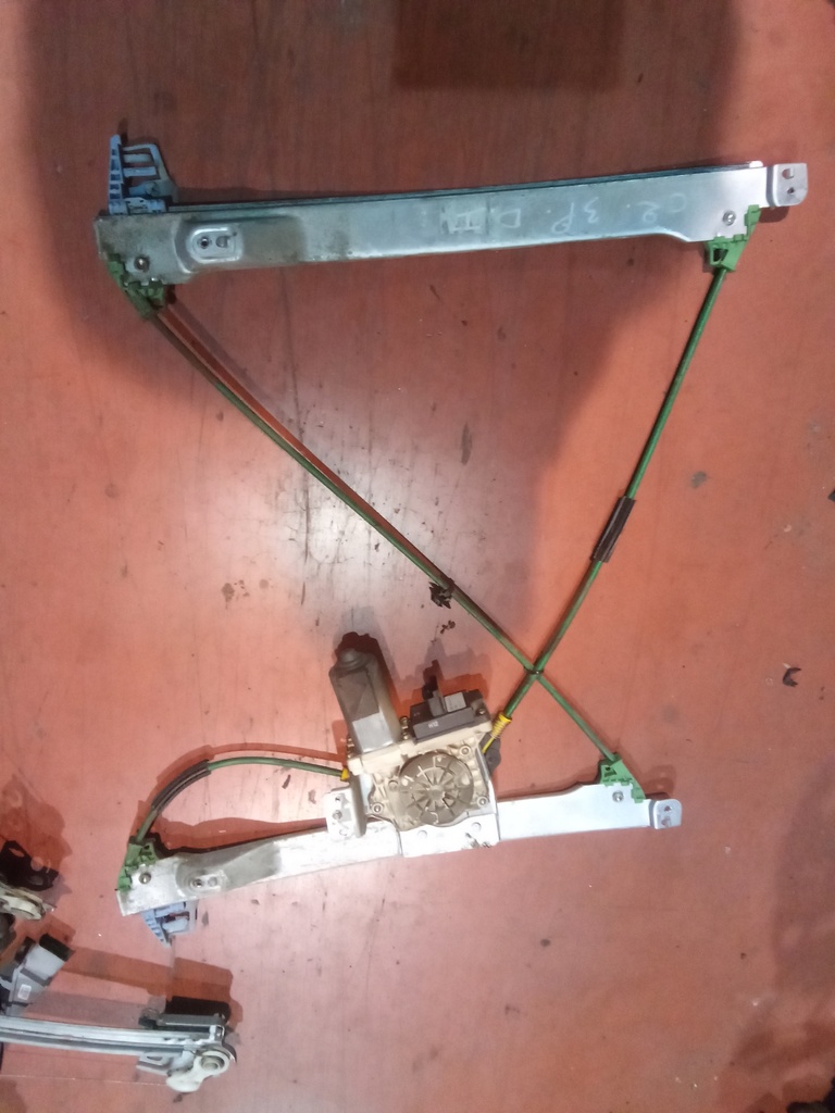 Elevalunas delantero izquierdo citroen c2 '05