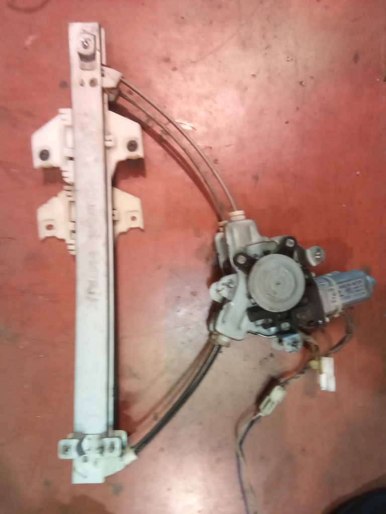 Elevalunas trasero derecho Hyundai matrix '01