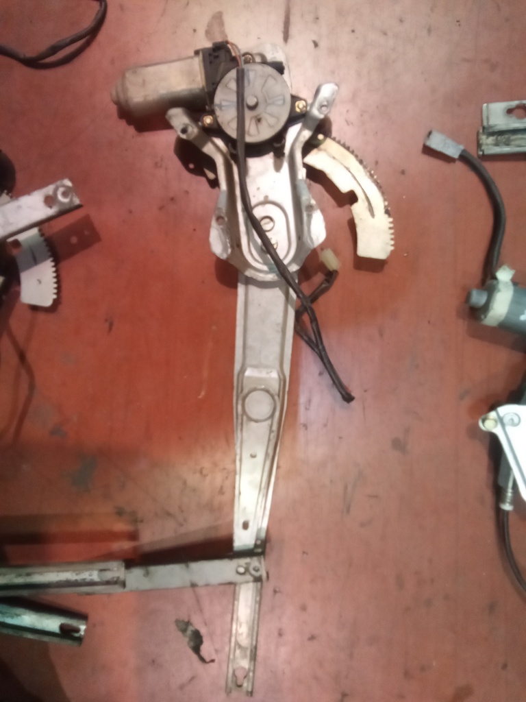 Elevalunas delantero derecho rover 25 '00