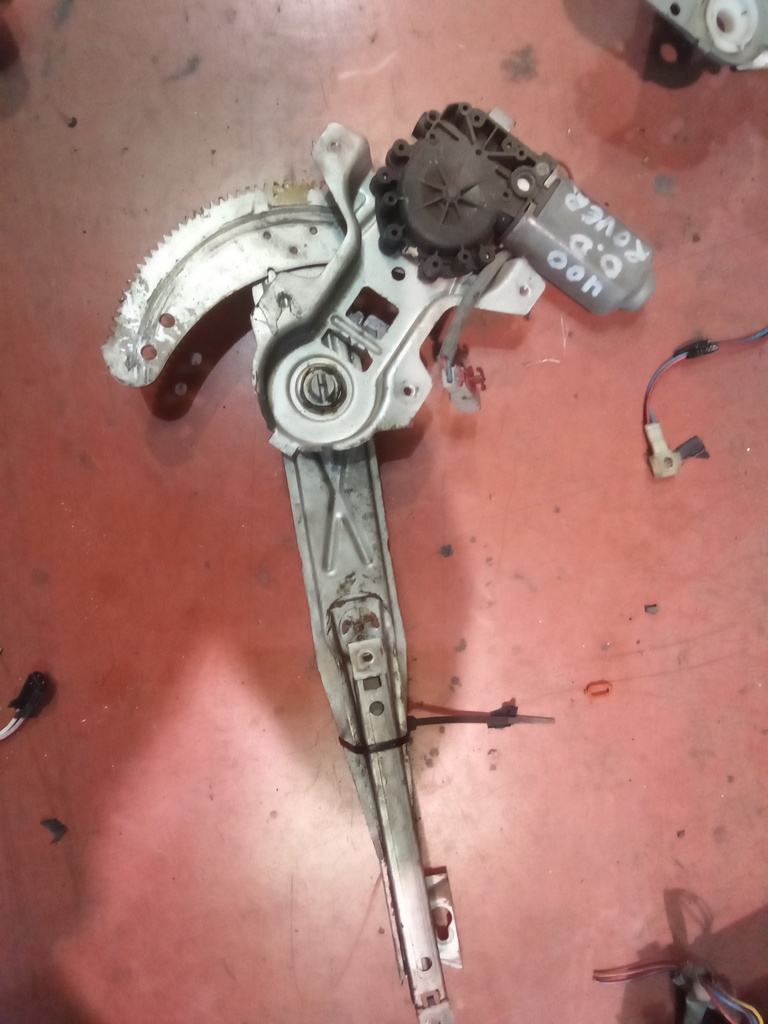 Elevalunas delantero derecho rover serie 400 '97