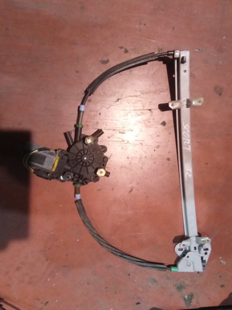 Elevalunas delantero izquierdo Ford scort '98