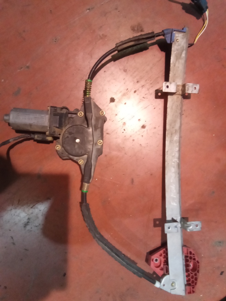 Elevalunas delantero izquierdo Ford Mondeo '97