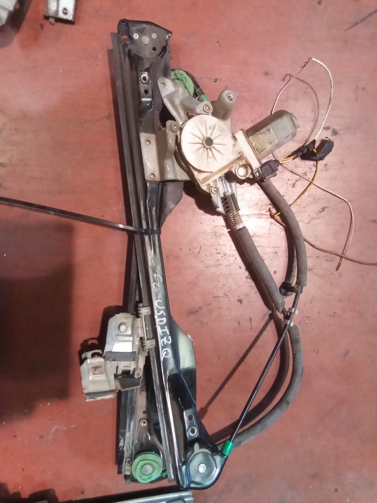 Elevalunas delantero izquierdo Ford focus '02