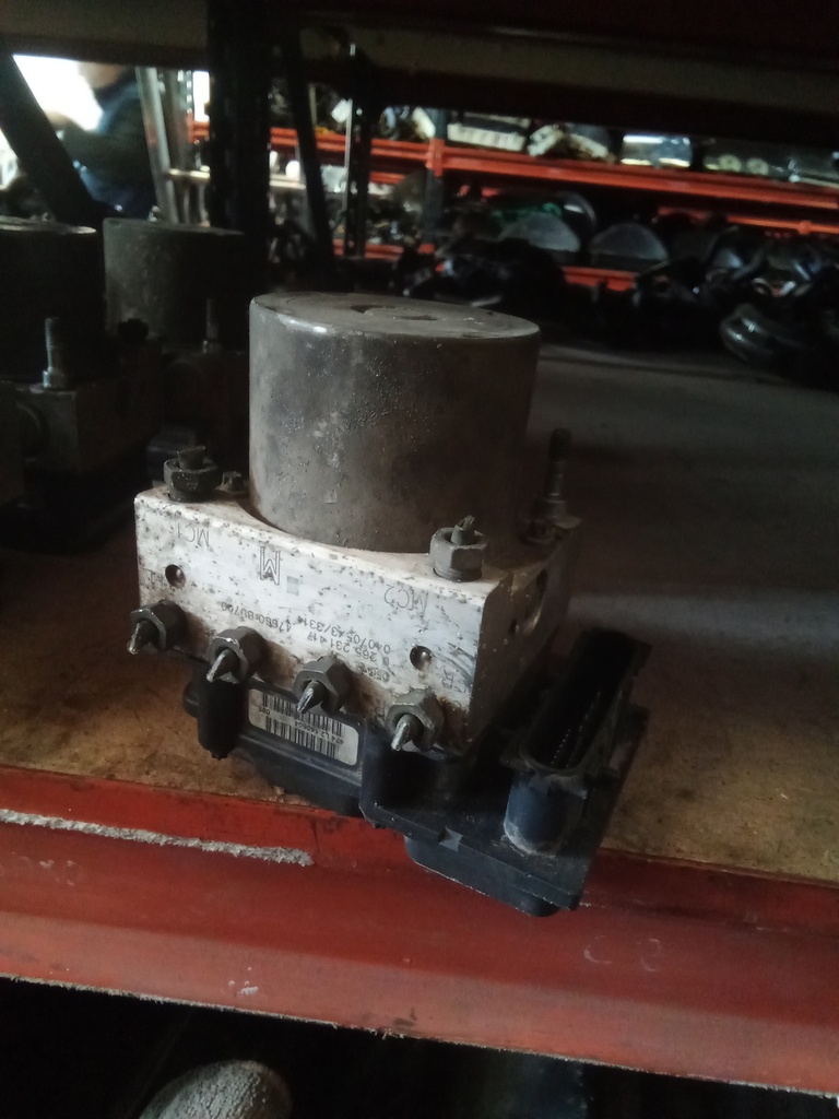 Módulo ABS Nissan Almera tino '01