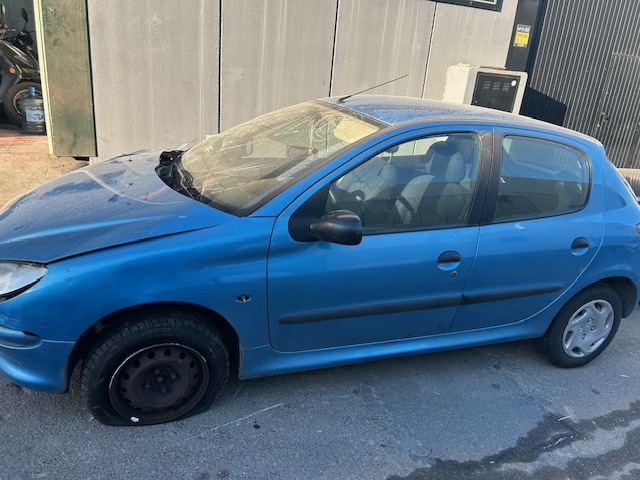 0420 PEUGEOT 206 1.4 HDI 2002