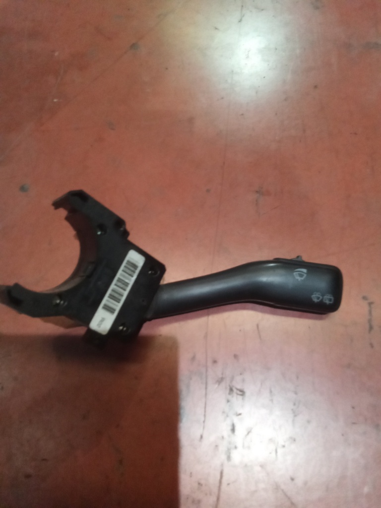 Mando de limpiaparabrisas audi a3 '01