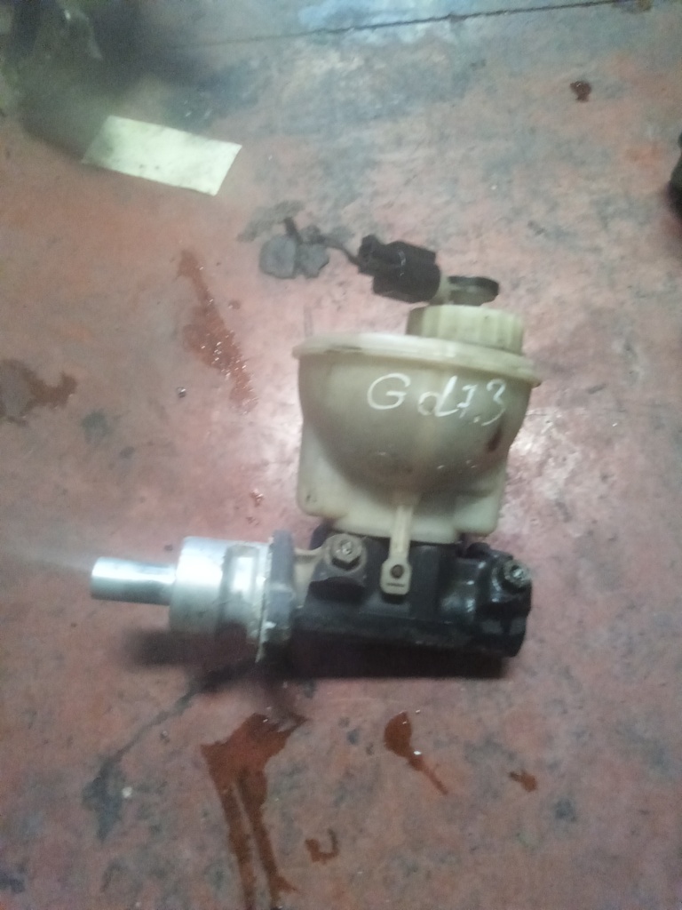 Bomba de freno Volkswagen golf '92