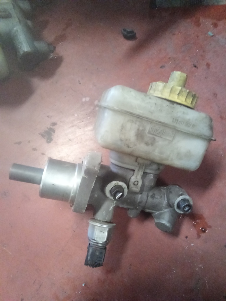 Bomba de freno Volkswagen golf 1.9 tdi '02