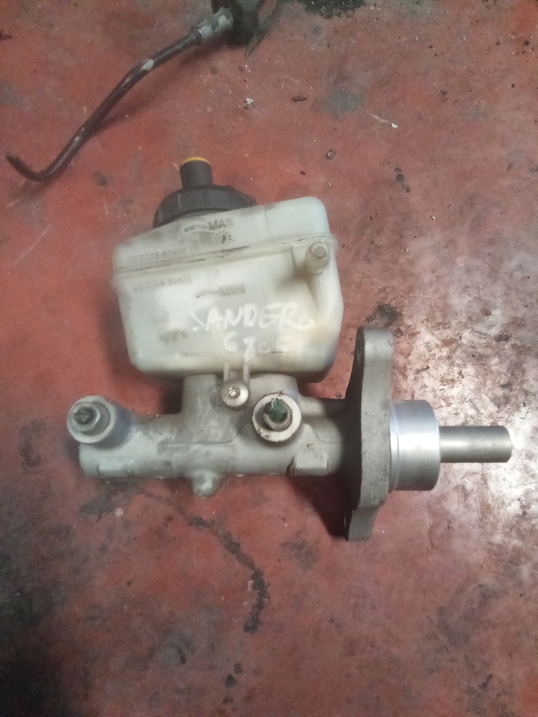 Bomba de freno dacia Sandero 1.5 dci '10