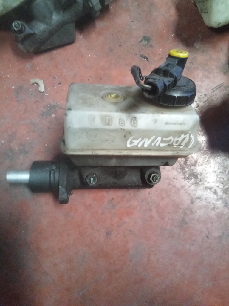 Bomba de freno Renault laguna 1.6 gasolina '98