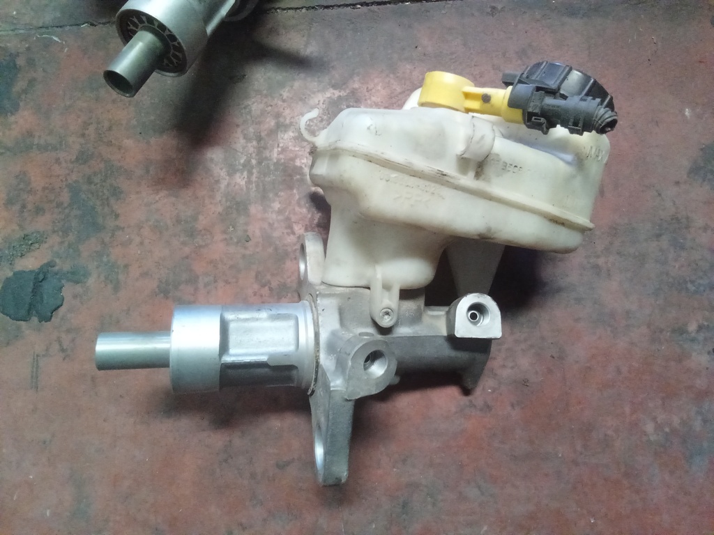 Bomba de freno Opel insignia 2.0 cdti '12