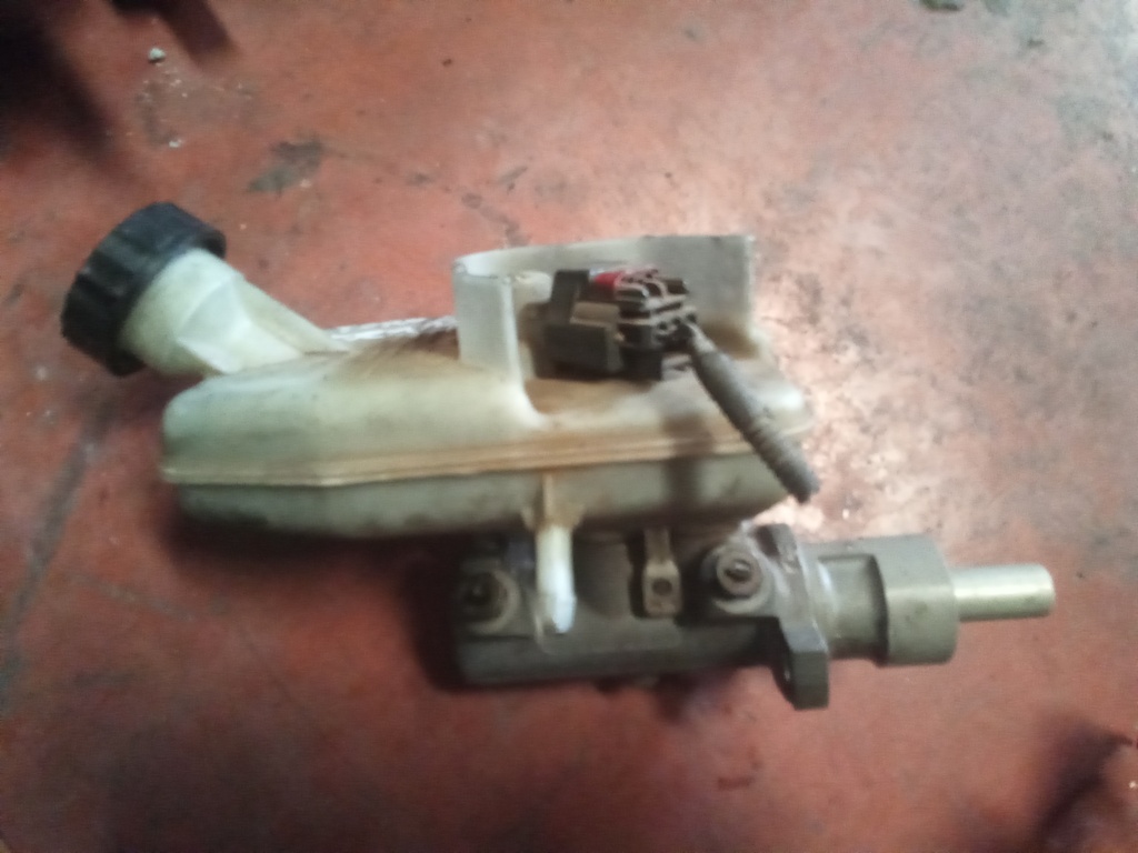Bomba de freno Ford tránsito 2.4 tde '04