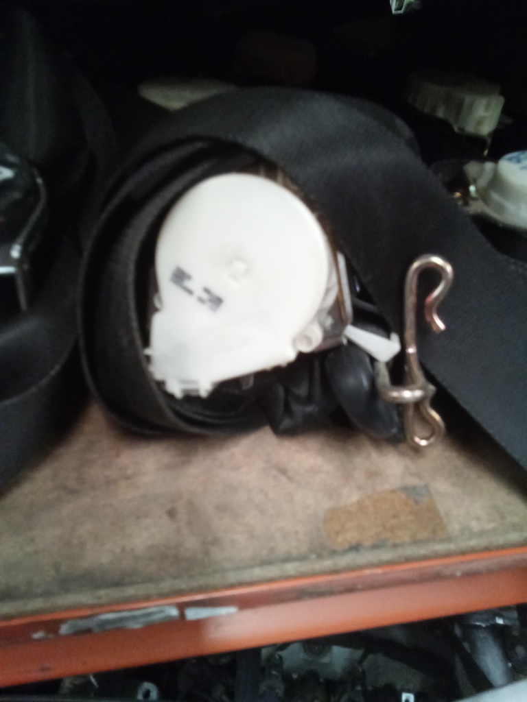 Cinturon delantero izquierdo 5p ford focus '05