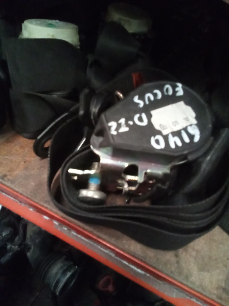 Cinturon trasero central  ford focus '98