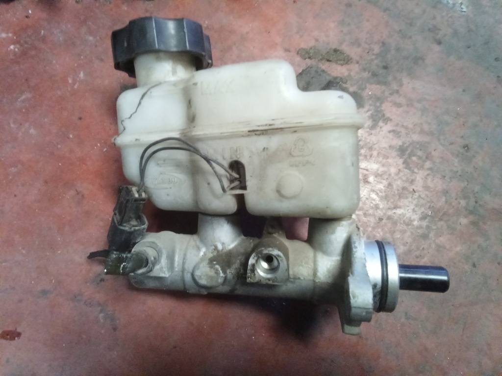 Bomba de freno Kia sorento 2.5 crdi '04