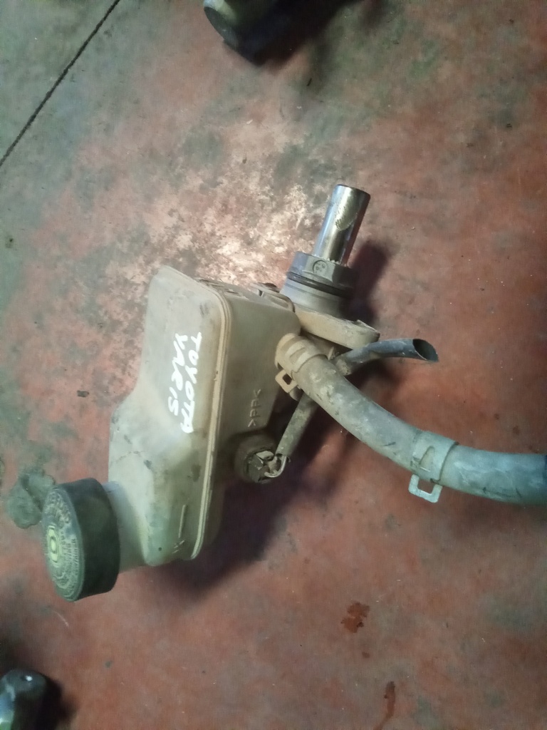 Bomba de freno Toyota Yaris 1.3i '00