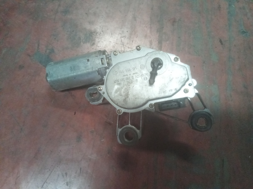 Motor limpia trasero Volkswagen golf IV '00