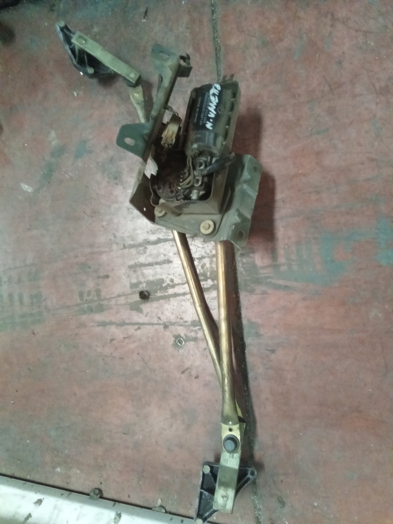 Motor limpia delantero Nissan Vanette '96