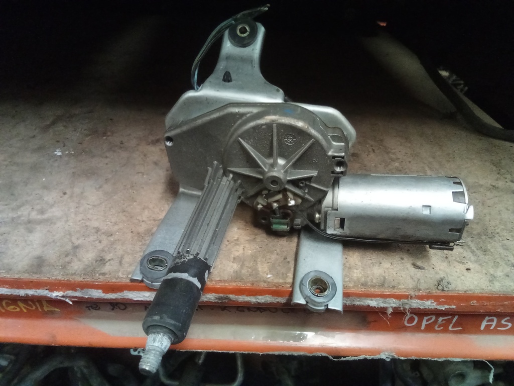 Motor limpia trasero Nissan almera tino '03