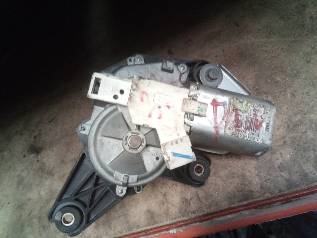 Motor limpia trasero Nissan micra '04