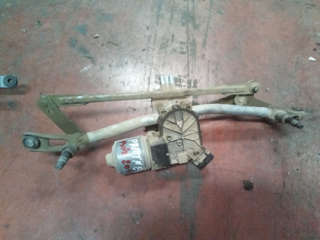 Motor limpia delantero Peugeot partner '11