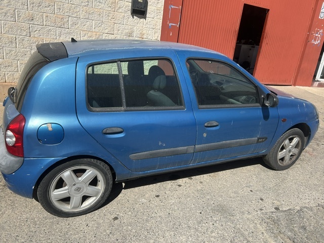0488 RENAULT CLIO 1.2i 2002