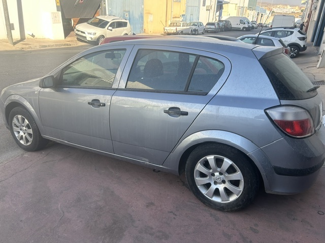 0560 OPEL ASTRA H 1.4i 2004