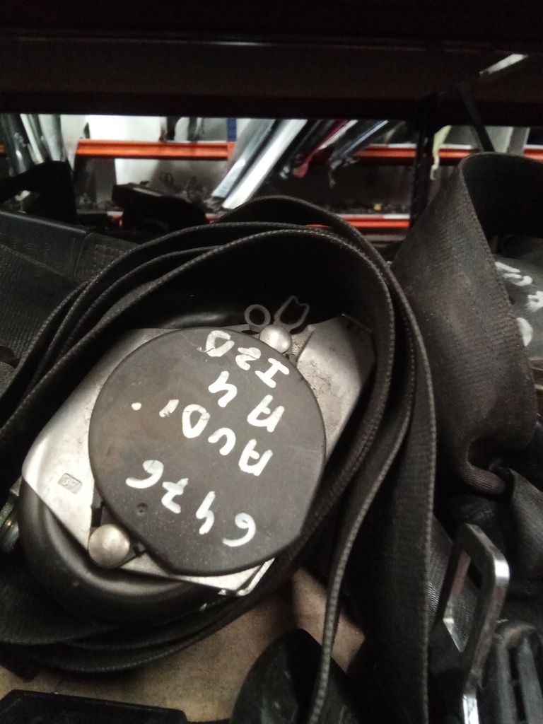 Cinturon delantero izquierdo audi a4 '04