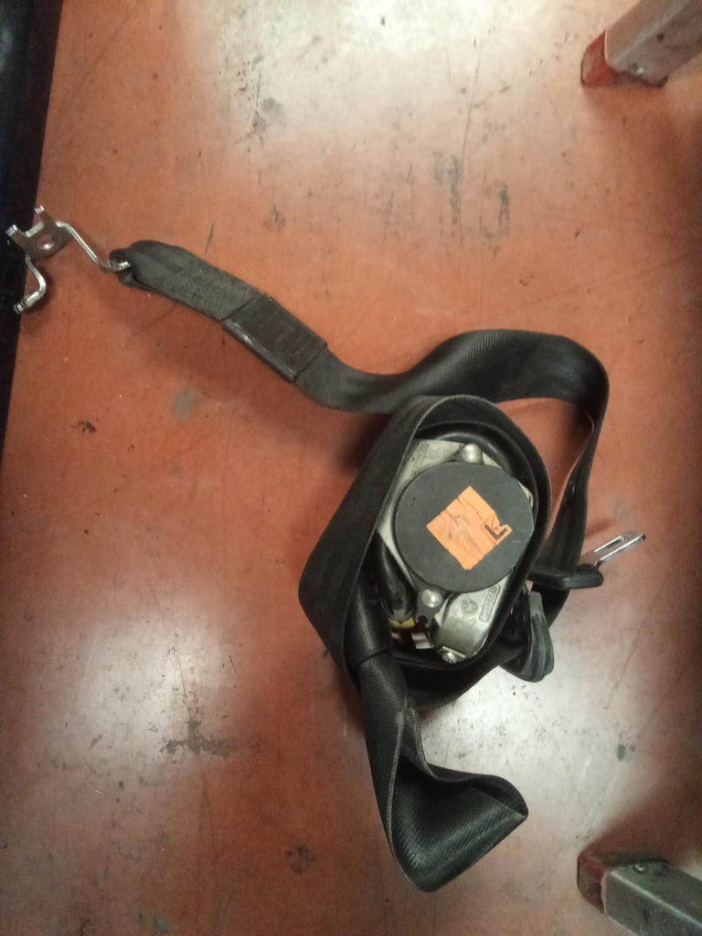 Cinturon delantero derecho 5p audi a3 '00