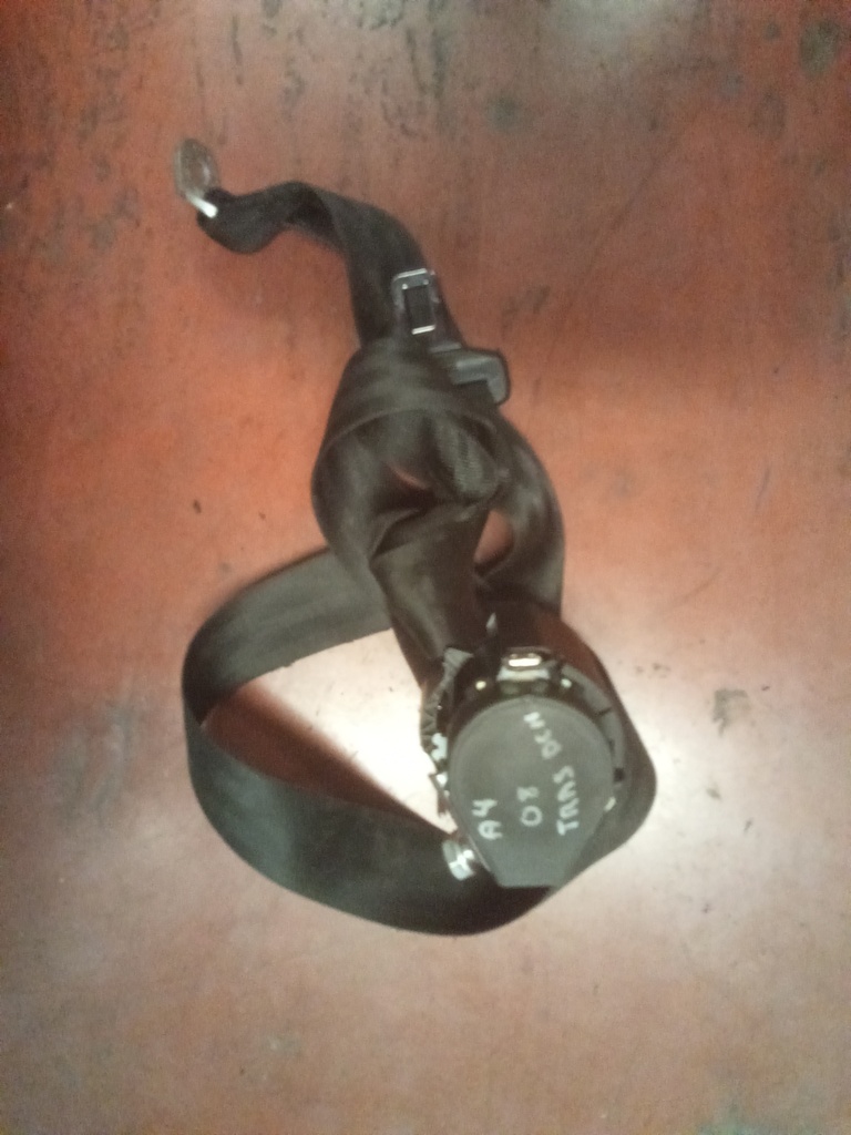 Cinturon trasero derecho audi a4 '08