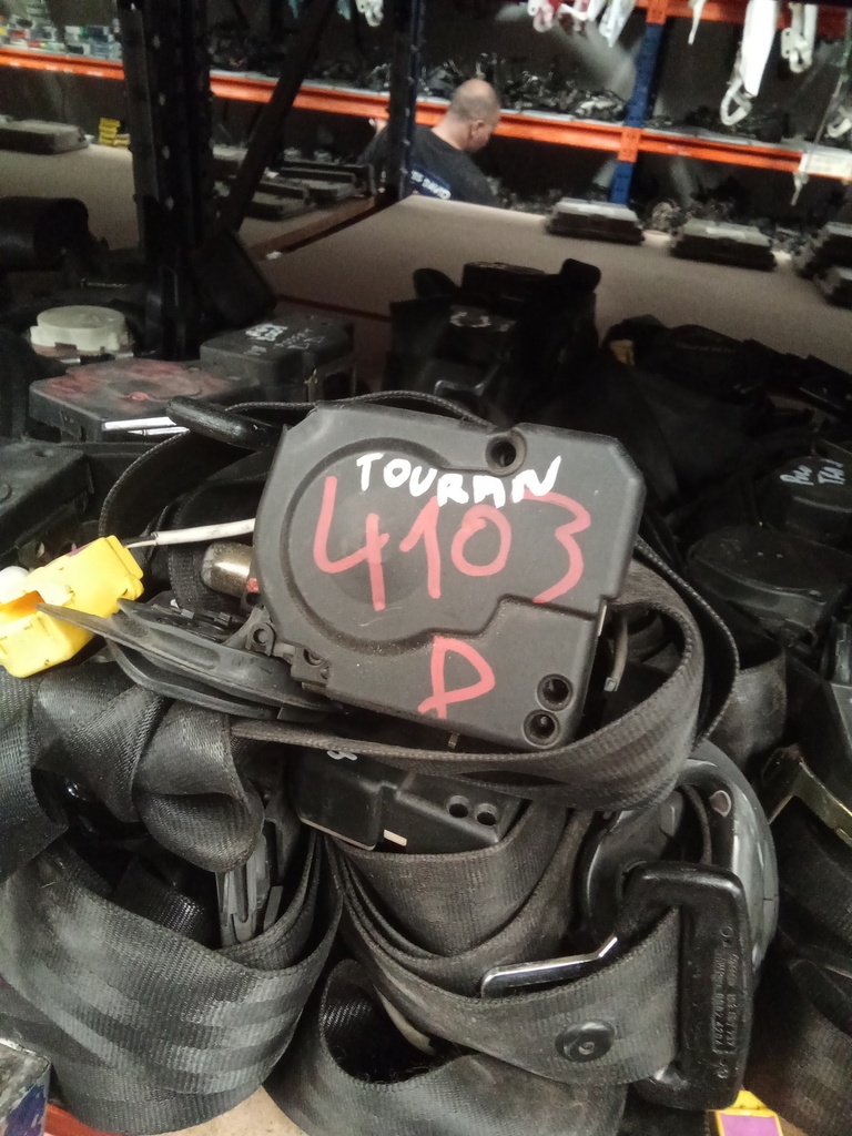 Cinturon delantero derecho volkswagen touran '03