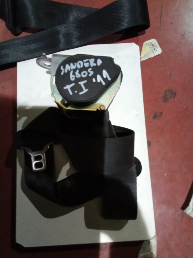 Cinturon trasero izquierdo dacia sandero '11