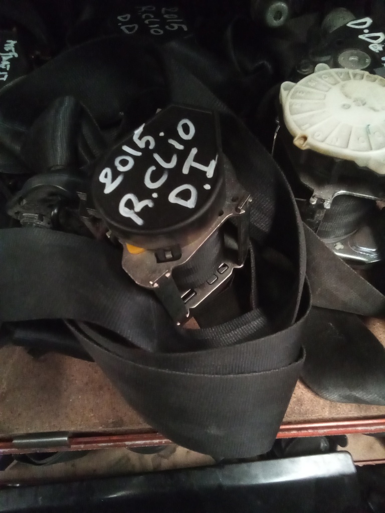 Cinturon delantero izquierdo renault clio '15