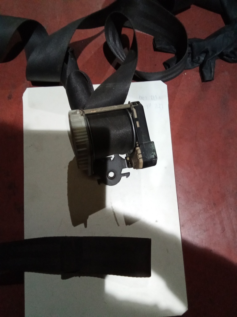 Cinturon delantero izquierdo citroen c2 '04