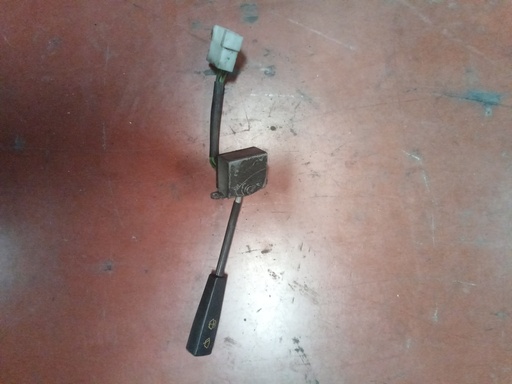 [SIN REFERENCIA] Mando de limpiaparabrisas nissan trade '87