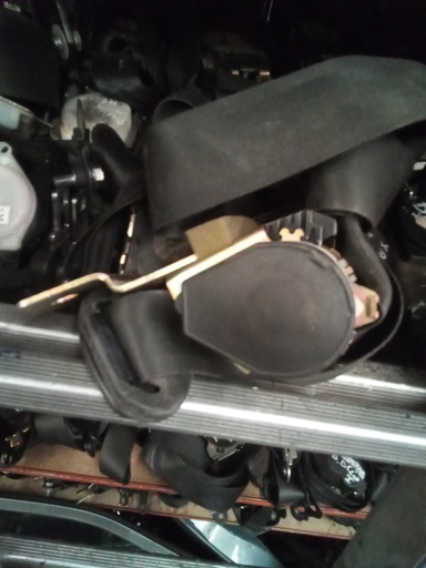 Cinturon trasero izquierdo citroen xsara picasso '02