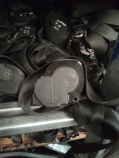 Cinturon trasero izquierdo citroen berlingo '00